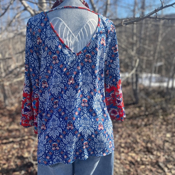 FIG AND FLOWER BOHO BLOUSE SIZE LG blue and red stylish top - Picture 14 of 16